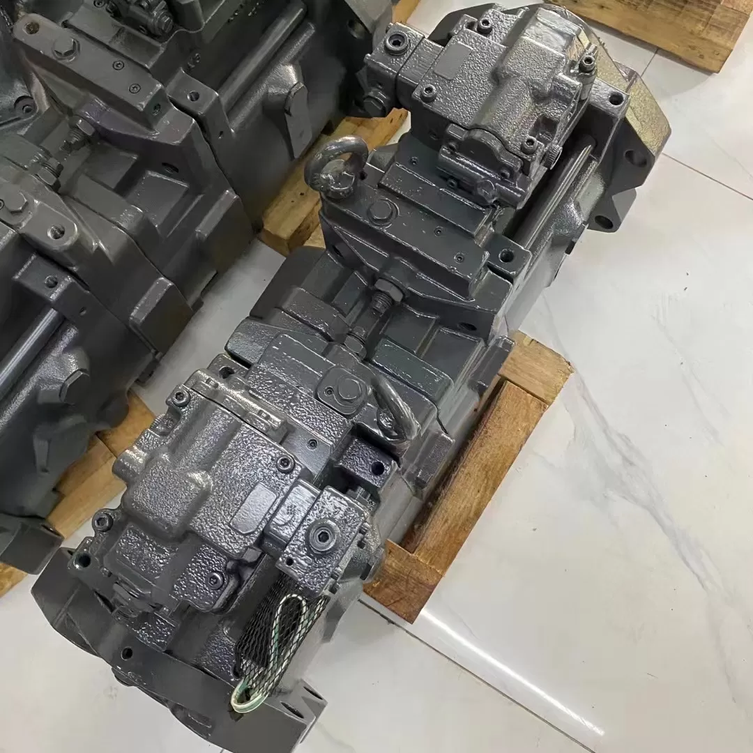 EC700B Main Pump 14522561