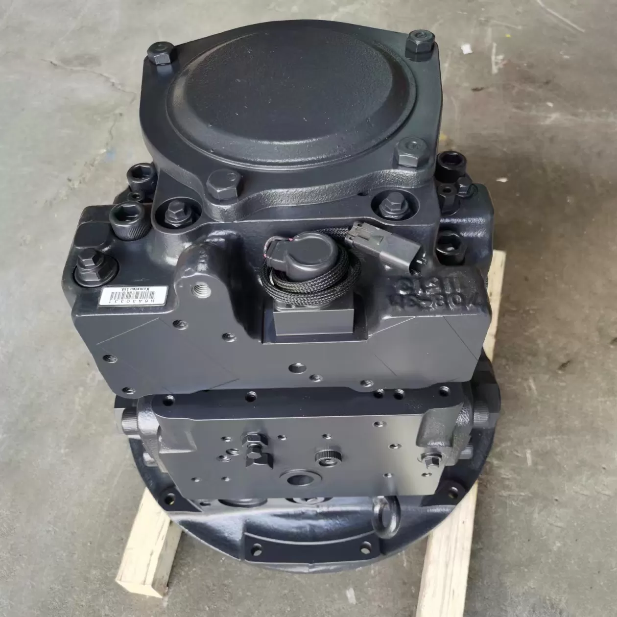 PC160LC-7 Pompe principale H6A30331